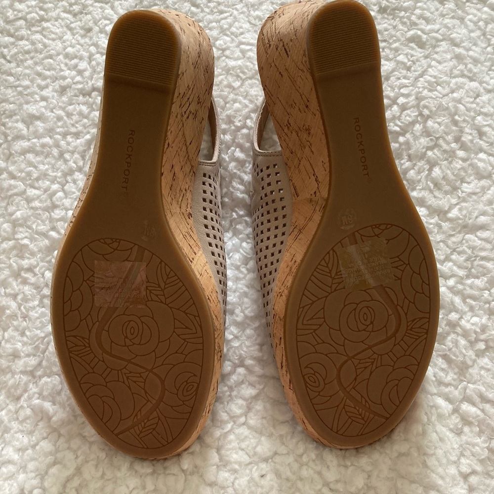 NWT Rockport Women's Briah perforated sling back wedge taupe sandal, size 8M - Picture 7 of 12